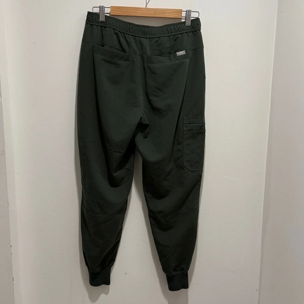 FIGS Zamora Jogger Scrub Pants Men’s Medium Hunter Green PO# 2241